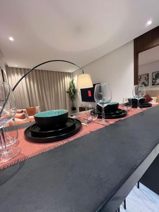 Luxury So Stylish & Bright Au Coeur De Pres De Carrefour Et 3 Min De La Gare Ferroviere Oasis Apartment Casablanca