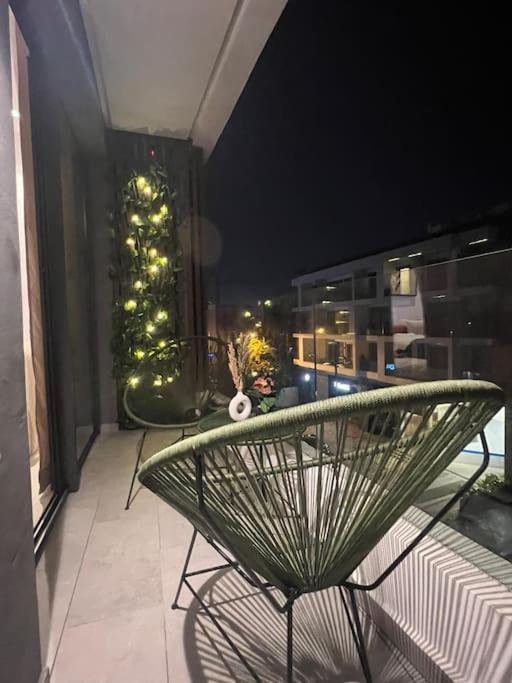 Apartment Luxury So Stylish & Bright Au Coeur De Pres De Carrefour Et 3 Min De La Gare Ferroviere Oasis