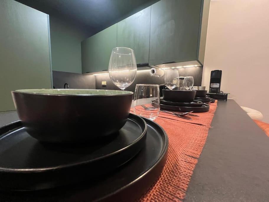 Luxury So Stylish & Bright Au Coeur De Pres De Carrefour Et 3 Min De La Gare Ferroviere Oasis Apartment